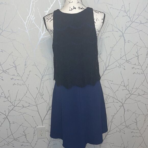 Charles Henry dress with lace popover, SZ Medium - Picture 4 of 8